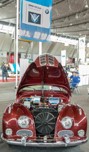 BMW 3200 L, ausgestellt vom BMW V8 Club e.V. auf der Retro Classics 2019 in Stuttgart.