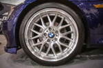 BMW Z3 roadster, auf mehrteiligen BMW Alufelgen in 18 Zoll.