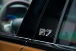 BMW Alpina B7 BiTurbo in Chestnut Bronze metallic, seitlicher Schriftzug 'B7' auf der B-Säule
