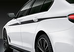 Der neue BMW 5er, M Performance Akzentstreifen Schwarz/Silber