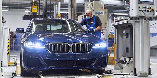 Produktion der neuen BMW 5er-Reihe (Facelift 2020) im BMW Werk Dingolfing