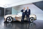 BMW Concept i4 - V.l.n.r.: Oliver Zipse, Vorsitzender des Vorstands der BMW AG, Adrian van Hooydonk, Senior Vice President BMW Group Design.