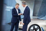 BMW Concept i4 - V.l.n.r.: Oliver Zipse, Vorsitzender des Vorstands der BMW AG, Adrian van Hooydonk, Senior Vice President BMW Group Design.