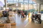 BMW Welt: BMW Motorrad Ausstellung auf zweiter Ebene