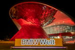 BMW Welt Beleuchtung zur Wieder&ouml;ffnung.