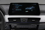 BMW X2 xDrive25e, Bord-Bildschirm