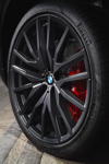 BMW X5 und BMW X6 Edition Black Vermilion.