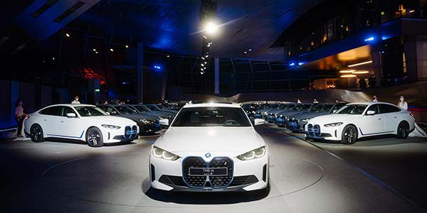 Erstauslieferung BMW i4 in der BMW Welt 