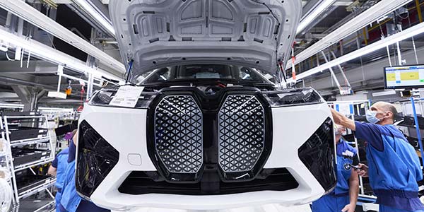 Produktion BMW iX im BMW Group Werk Dingolfing.