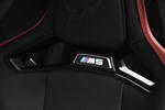BMW M5 CS, beleuchtetes M5 Logo im Sitz.