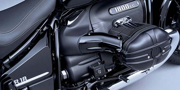 Die neue BMW R 18 B.  Boxer-Motor, 1.8 Liter Hubraum, 2-Zylinder, 91 PS, 158 Nm.