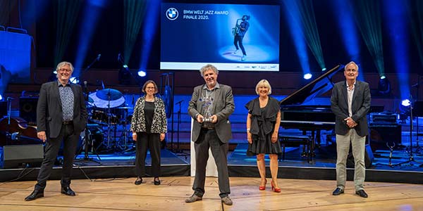 Jury des BMW Welt Jazz Award 2020: (v.l.n.r.) Roland Spiegel, Heike Lies, Oliver Hochkeppel, Andreas Kolb und Christiane Böhnke-Geisse,. 23. Juli 2021, Philharmonie im Gasteig, München. 