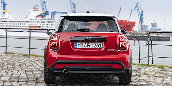 Der MINI Cooper 3-Tuerer.