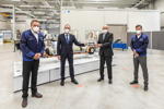 Technologietag Wasserstoff im BMW Werk Landshut, u. a. mit Bayerns Wirtschaftsminister Hubert Aiwanger (2. v. li.) und BMW Group Vorstandsmitglied Dr. Andreas Wendt (2. v. re.)