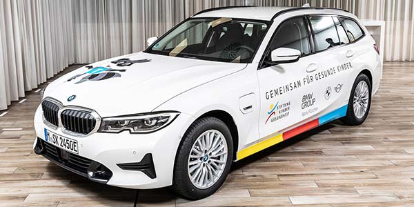 Der BMW 3er Touring Plug-in Hybrid für die Stiftung Kindergesundheit.