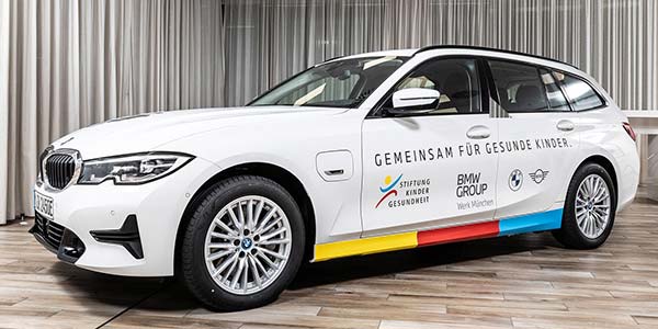 Der BMW 3er Touring Plug-in Hybrid für die Stiftung Kindergesundheit.