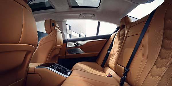 BMW M850i xDrive Gran Coupe (Facelift 2022, Modell G16 LCI), Sitze im Fond