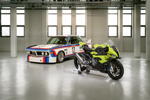 BMW M 1000 RR 50 Years M und BMW 3.0 CSL Renncoupe