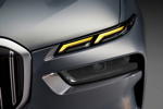 BMW X7 xDrive40i (G07 LCI), neue, horizontal geteilte LED Scheinwerfer, unten: adaptive Matrix LED Scheinwerfer
