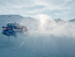 Der BMW iX auf Eis und Schnee.