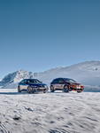 Der BMW iX und der BMW i4 auf Eis und Schnee.