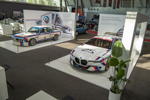 BMW Classic auf der Retro Classics 2022 in Stuttgart: BMW 3,0 CSL Rennsport Coupé neben BMW 3.0 CSL Hommage R