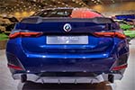 BMW i4 M50i mit BMW M Performance Parts: Heckdiffusor Carbon (1.575 Euro), Heckspoiler Carbon (825 Euro)