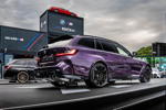 BMW beim Goodwood Festival of Speed 2022: Weltpremiere BMW M3 Touring, hier in Individual-Farbe 'Daytona violett'.