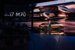 Die BMW Group auf der Auto Shanghai 2023. Pieter Nota und der neue BMW i7 M70 xDrive.