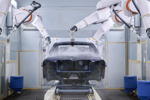 Produktion der BMW 5er Reihe im BMW Group Werk Dingolfing - Lackiererei.