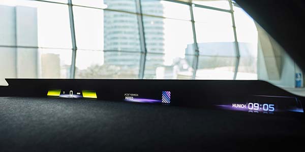 BMW Panoramic Vision – Neues Head-Up Display für die NEUE KLASSE von BMW. Beifahrerseite.
