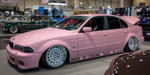 BMW 5er (Modell E39), Neulackierung des Wagens in einem individuell gemischten 'Light-Pink'