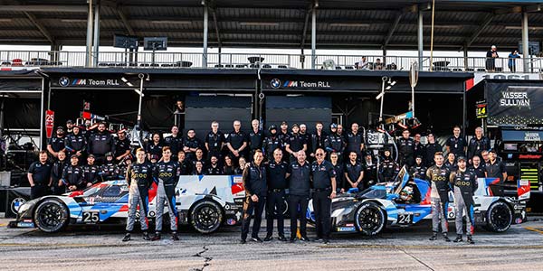 Sebring (USA), IMSA WeatherTech SportsCar Championship, 12h von Sebring. Gruppenfoto, BMW Team RLL mit Franciscus van Meel.