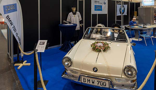 BMW 700 IG mit einem BMW 700 auf der Techno Classica 2023 in Essen