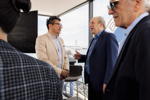 Hans Zimmer und Stefan Ponikva, VP der BMW Brand Experience auf der Weltpremiere von 'The Calm' in Cannes