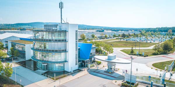 Zwei neue Technologien werden das BMW Group Werk Wackersdorf bereichern: Rolls-Royce Türenfertigung und Batterie-Testzentrum kommen an den Standort 