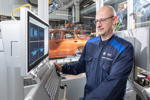 Automatisierte Oberflchenbearbeitung im BMW Group Werk Regensburg - digitaler Dreiklang in der Lackiererei