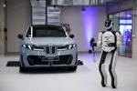 Humanoider Roboter AEON bei der BMW Group.