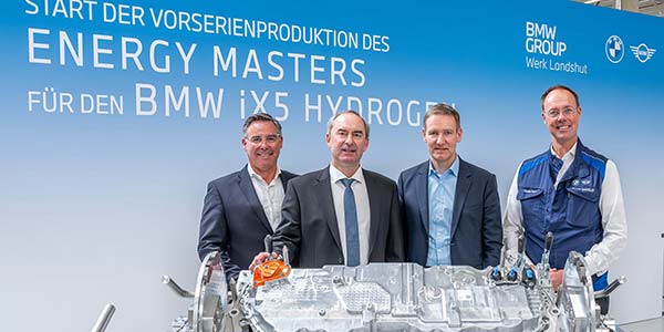 Start Vorserienproduktion Energy Master BMW iX5 Hydrogen gemeinsam mit Bayerns Wirtschaftsminister Hubert Aiwanger