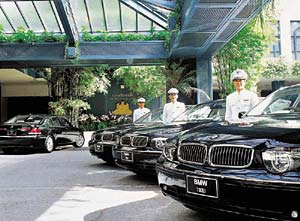 BMW 730Li mit Chauffeur aus der BMW 7er Flotte des Oriental Hotel, Bangkok