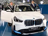 Produktionsstart des BMW iX1 sorgt für Tempo: 2024 ist jeder dritte BMW aus bayerischen Werken ein Elektroauto.