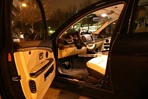Blick in den Innenraum des BMW 760Li Individual