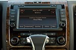 VW Phaeton 3.0 TDI, Bordbildschirm. Die Bedienung erfolgt per Taten, einen iDrive Controller o. ä. gibt es nicht.