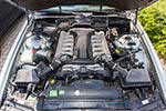 BMW L7 (E38), V12-Motor mit 326 PS und der Motorhaus aus Aluminium