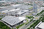 Blick auf BMW Welt, BMW Museum und BMW Konzernzentrale vom Olympiaturm aus