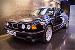 BMW 750iL (E32) mit V12-Motor in der Dauerausstellung 
