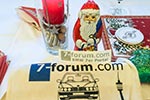 Rheinischer 7er Weihnachts-Stammtisch: jeder Teilnehmer bekam einen Schoko-Weihnachtsmann und einen 7-forum.com Aufkleber im Jahrestreffenbeutel.