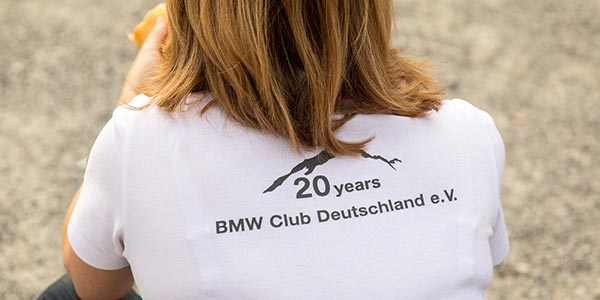 Jeder Teilnehmer bekam ein orig. BMW T-Shirt, gesponsort von BMW, beflockt vom BCD mit 20 Jahres Schriftzug.