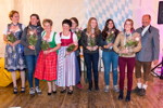 20 Jahre BCD Treffen, BCD Präsident Helmut Schmit bedankt sich bei den Helferinnen mit Blumen.