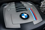 Rhein-Ruhr-Stammtisch im Juli 2020: BMW 750i (E65 LCI, Rechtslenker) von Olaf ('loewe40'), Motorraum